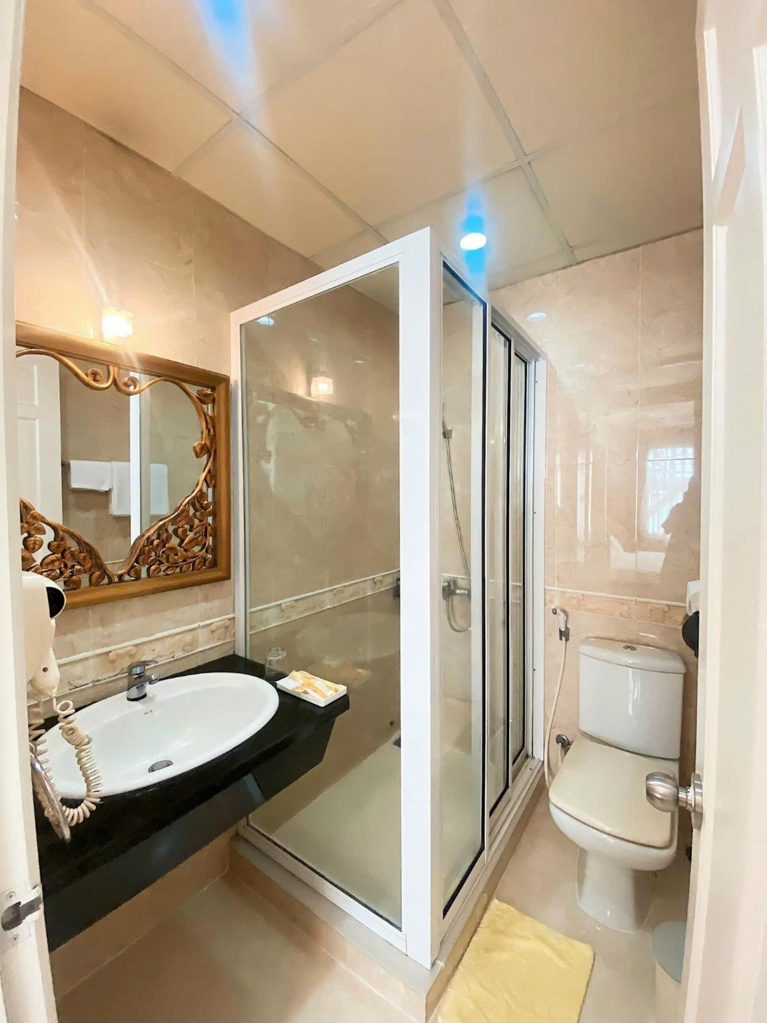 Hoang Thanh Thuy Airport Hotel 2 - Gan Am Thuc Dem Cho Hoang Hoa Tham Ho Şi Min Exterior foto