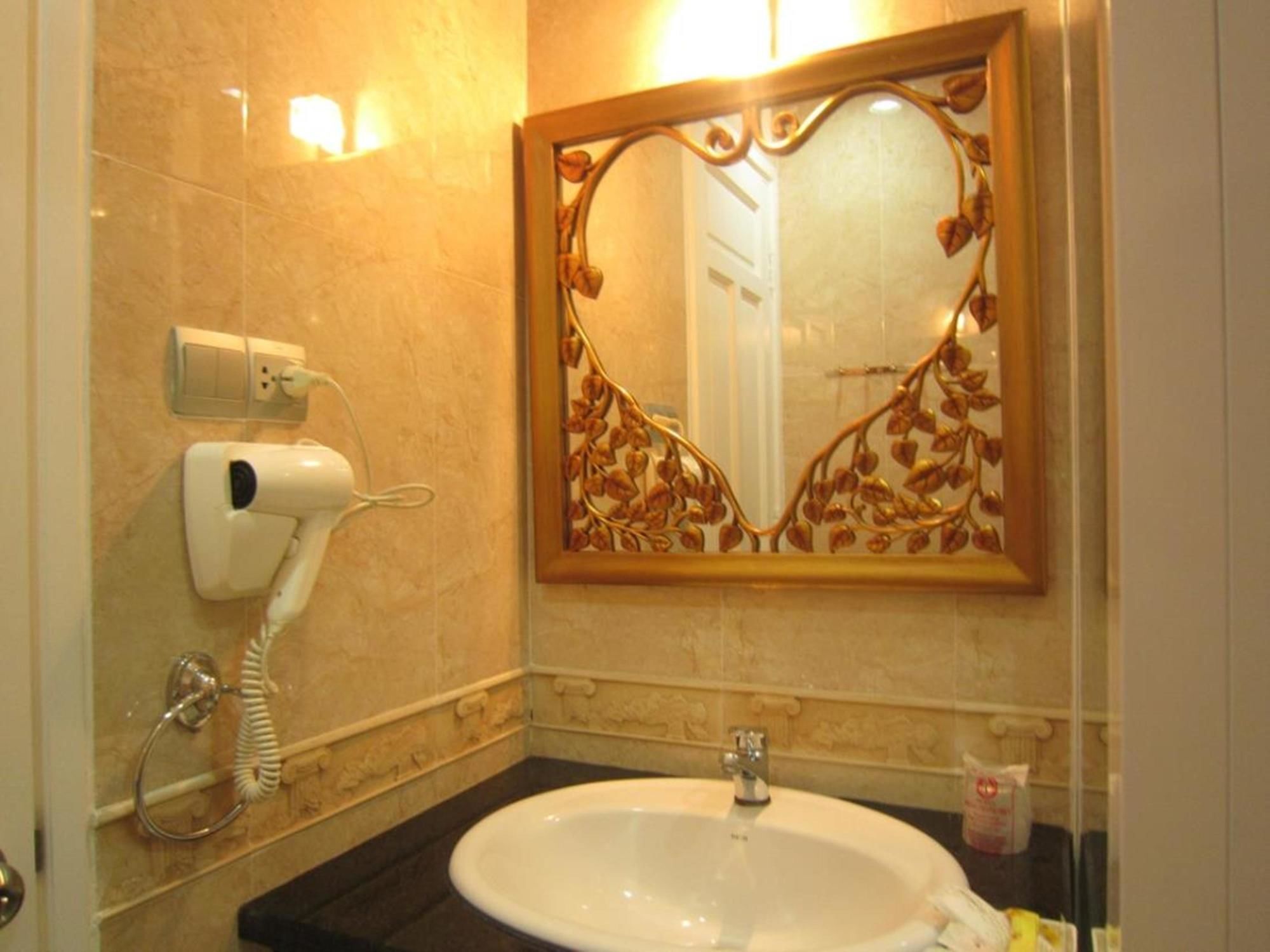 Hoang Thanh Thuy Airport Hotel 2 - Gan Am Thuc Dem Cho Hoang Hoa Tham Ho Şi Min Exterior foto